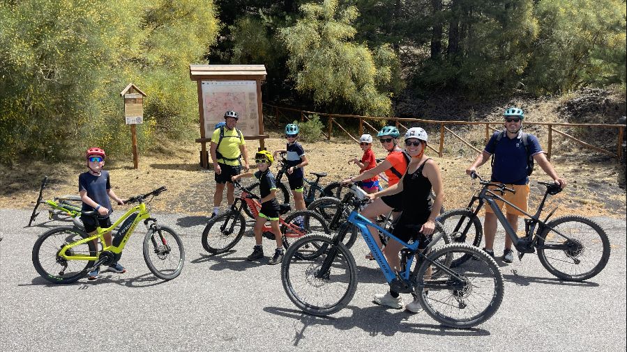 Etna Connection Big Family with children