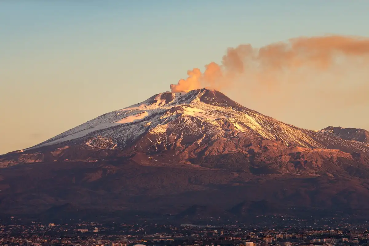 Etna: the record numbers of a world legend